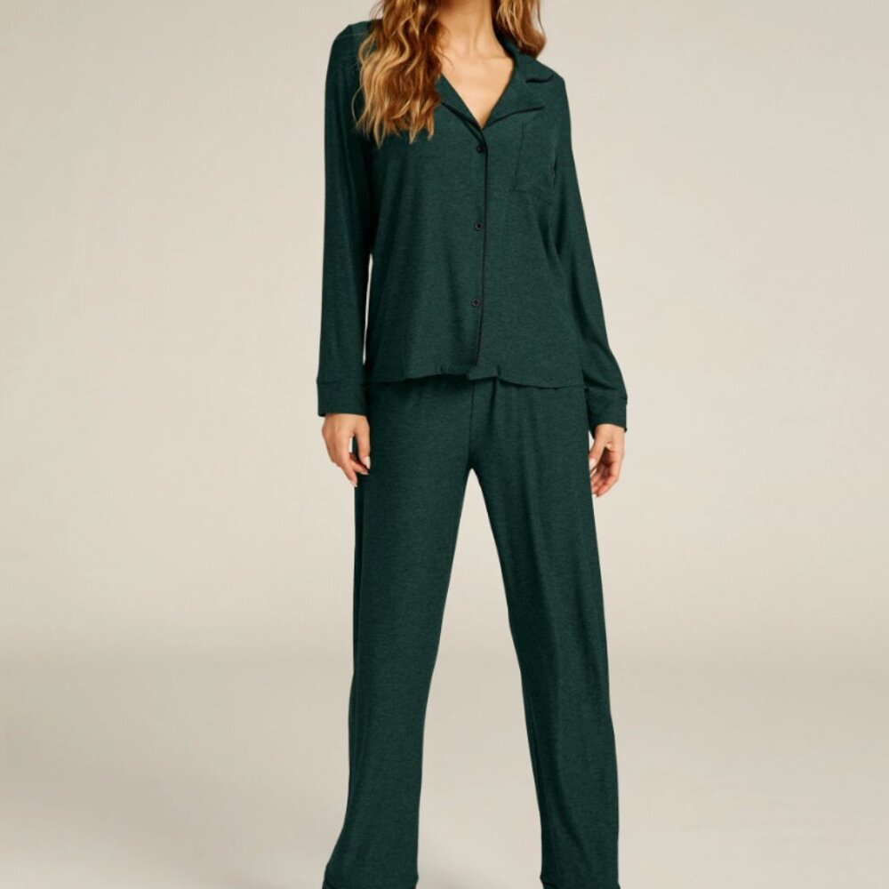 Beyond Yoga Dark Green Pajama Set in Featherweight fabric